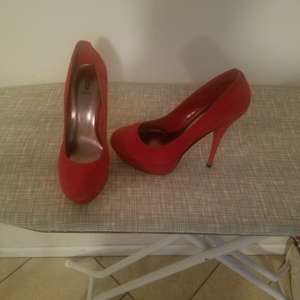 Shoes - Picture 2 of 3